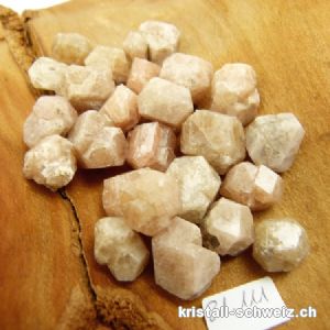 Granat Grossular beige-Lachs roh, Größe S - M