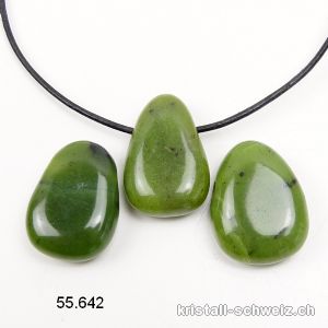 Jade Kanada 2,5 - 3 cm gebohrt mit Lederband