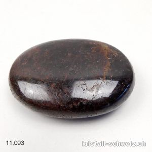 Granat Almandin Seifenstein ca. 7 x 5 cm. 140 bis 150 Gramm