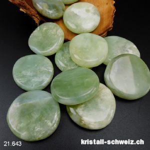 Jade Serpentin grün Linsenstein 4 bis 4,5 cm. Grösse XL