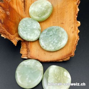 Jade Serpentin grün Linsenstein 3,8 - 4 cm. Grösse L
