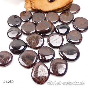 Granat Almandin flach 2 - 2,5 cm. Gr. M