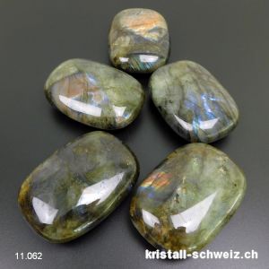 Labradorit mit Schimmer, Seifenstein rechteckig  ca. 7 x 5 cm