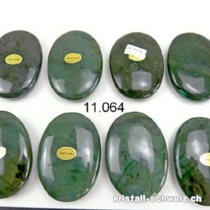 Nephrit Jade Seifenstein 7 x 5 x dick. 1,5 cm