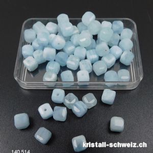 Aquamarin opak, Würfel gelocht 5 - 5,5 mm