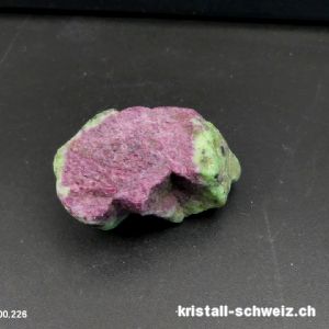 Rubin - Zoisit grün roh 4,5 x 3 x 2,2 cm. Einzelstück