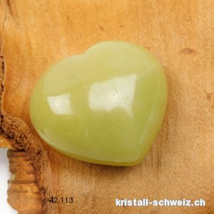 Herz Jade Serpentin Olivgrün 4,5 x 4 x 2,2 cm, bauchig