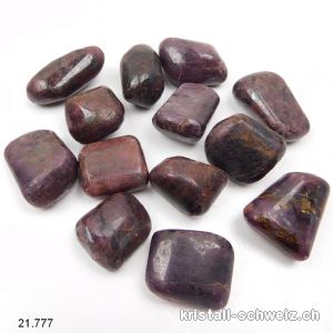 Rubin dunkel aus Indien  2 - 3 cm / 11 bis 15 Gramm. Grösse M