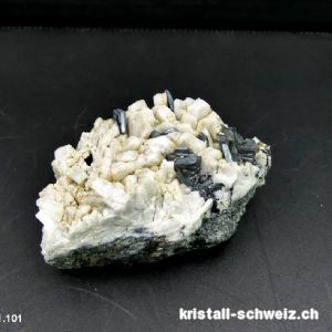 Hämatit und veränderte Adular aus Schweiz. Einzelstück
