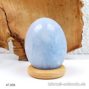 Ei Calcit blau 4,5 x 3,5 cm mit Holzständer. Unikat