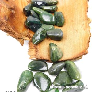 Nephrit Jade grün 2,5 - 3 cm / 6 - 10 Gramm