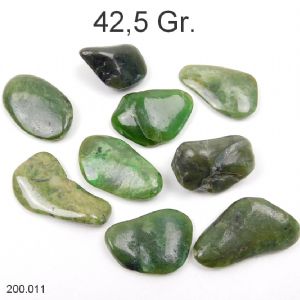 Nephrit Jade grün. Einzellos 42,5 Gramm
