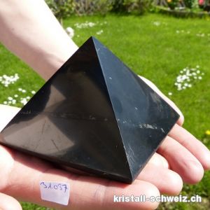 Pyramid Schungit, Basis 9 - 9,5 cm x H. 6,5 cm 
