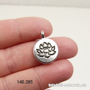 Charm Lotus aus Metall versilbert. Durch. 1,5 cm