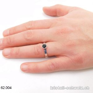 Ring Spinell schwarz facettiert aus 925 Silber. Gr. 53