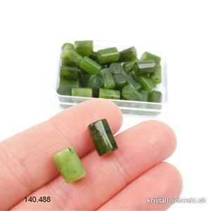 Jade Canada, facettiertes Rohr 9 - 10 x 6 - 7 mm