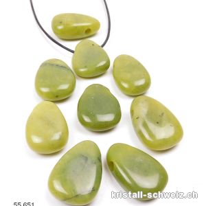 Jade Serpentin 2,7 - 3 cm gebohrt mit Lederband zum binden