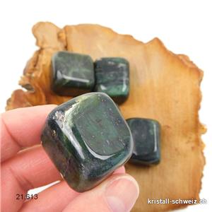 Nephrit Jade dunkelgrün ca 3 x 2,5 cm / 44 bis 48 Gramm. Gr. XL