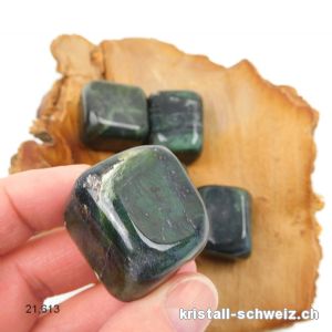 Nephrit Jade dunkelgrün ca 3 x 2,5 cm / 44 bis 48 Gramm. Gr. XL