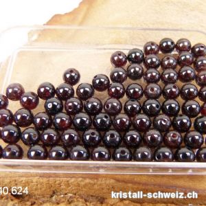 Granat Almandin dunkel, Kugel gelocht 4,5 mm