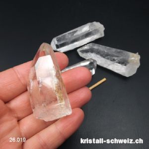 Bergkristall rohe Spitze 5 bis 6 cm, 32 - 40 Gramm