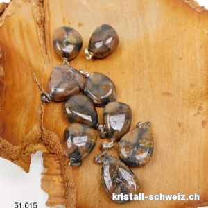 Anhänger Chiastolith - Kreuzstein 2 cm, an Silberöse. SONDERANGEBOT