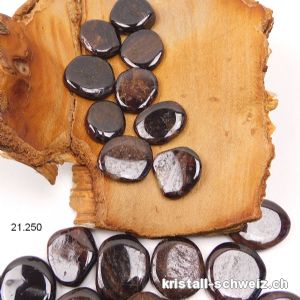 Granat Almandin flach 2 - 2,5 cm. Gr. M