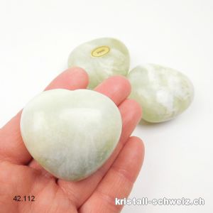 Herz Jade Serpentin hell 4,5 x 4 x 2,2 cm, bauchig