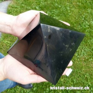 Pyramid Schungit 15 cm x H. 10 cm, ca. 2'120 Gramm. Pièce unique