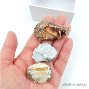 Entdeckungskiste mit 3 rohe Steinen, mit Opal