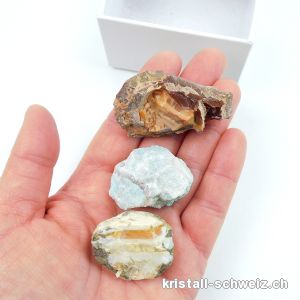 Entdeckungskiste mit 3 rohe Steinen, mit Opal