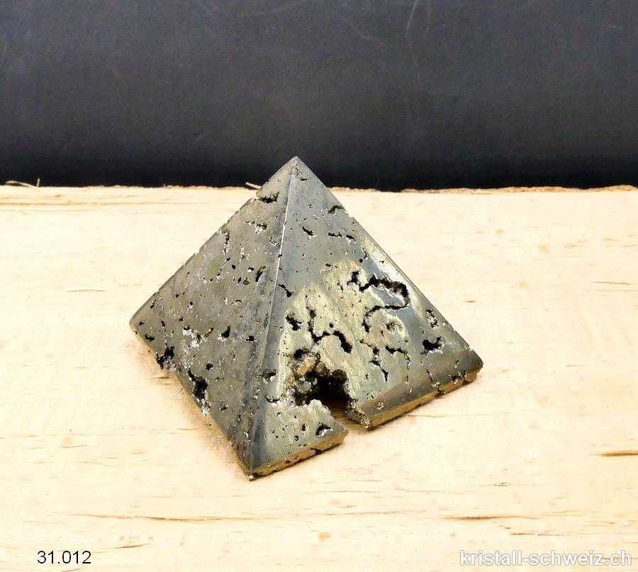Pyramid Pyrit aus Peru, Basis 5,6 cm x H. 4,5 cm. Einzelstück 29 Gramm