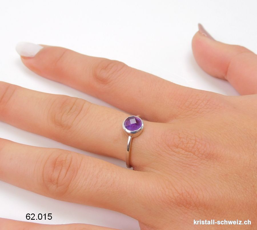 Ring Amethyst facetiert hell aus 925 Silber. Gr. 54