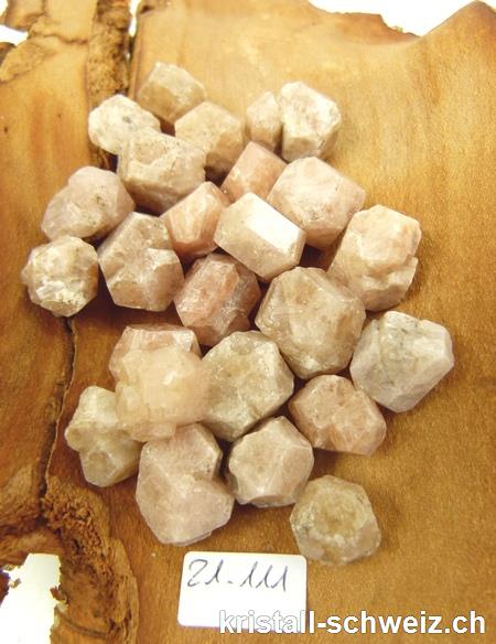 Granat Grossular beige-Lachs roh, Größe S - M