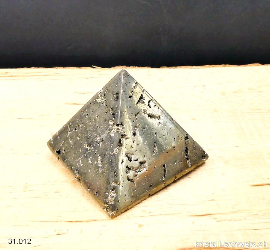 Pyramid Pyrit aus Peru, Basis 5,6 cm x H. 4,5 cm. Einzelstück 29 Gramm