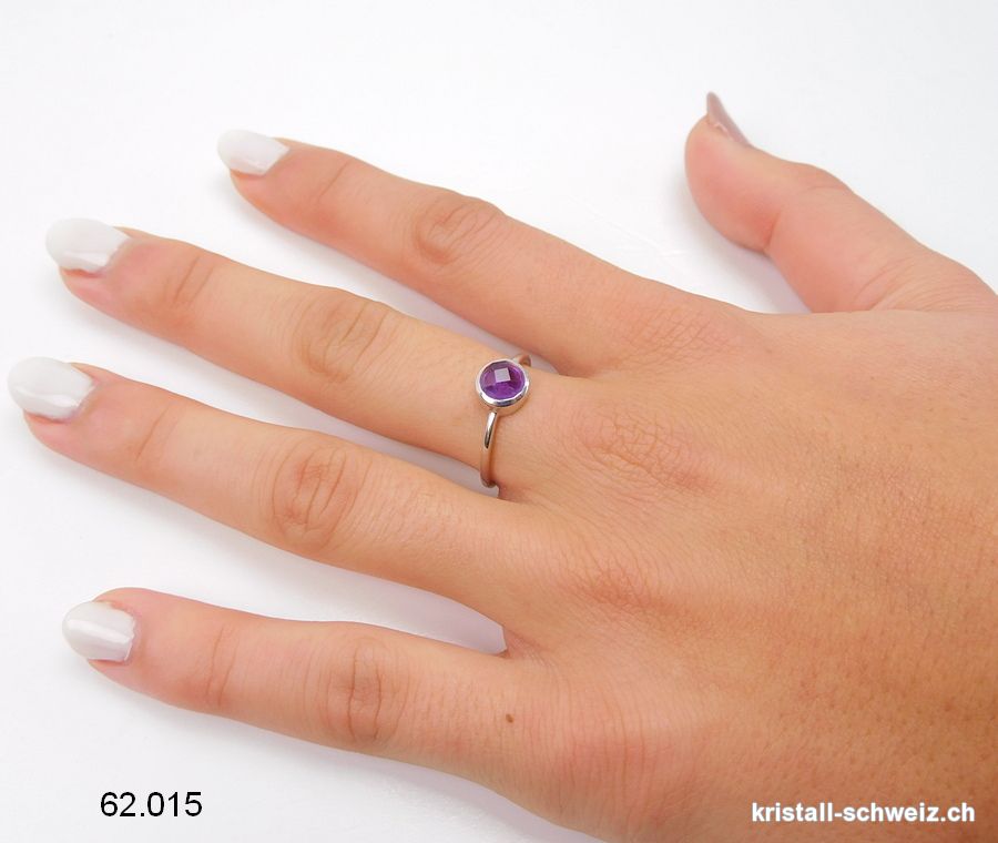 Ring Amethyst facetiert hell aus 925 Silber. Gr. 54