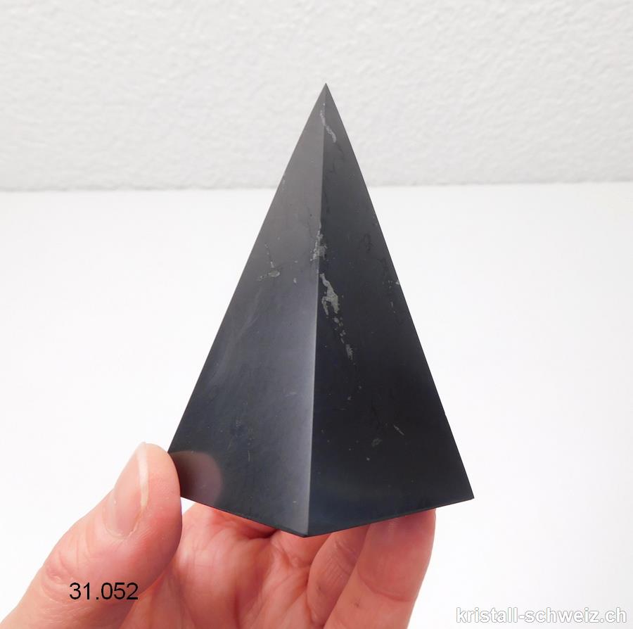 Pyramid hoch aus Schungit, Basis ca. 4 cm x H. 7,5 cm